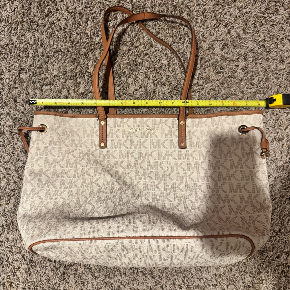 Michael Kors Cream and Tan Tote Bag Set - Picture 12 of 13